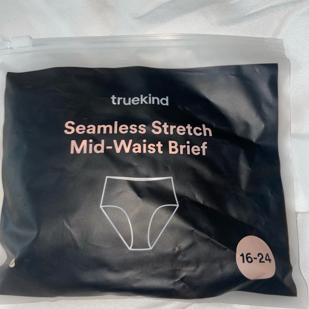 Seamless Stretch Mid-Waist Brief